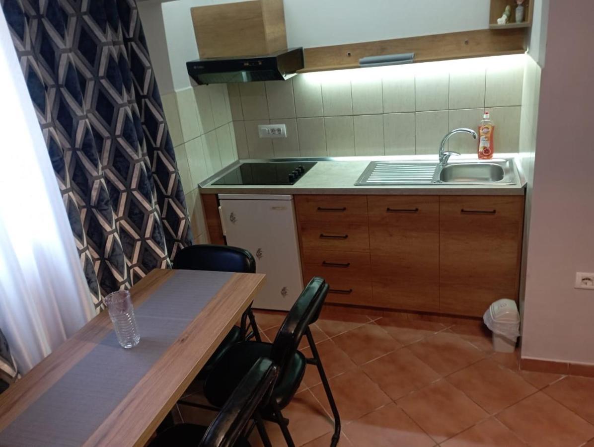 Apartamenti Leti *